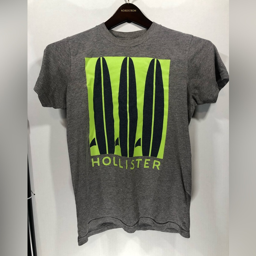 Hollister Surf board Men’s Tee size S